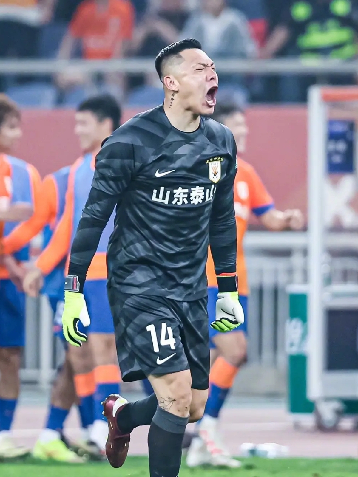 国王杯赛程吃紧，山东泰山今晚刷新队史纪录，态度坚定，训练强度明显提升(山东泰山退赛原因曝光)