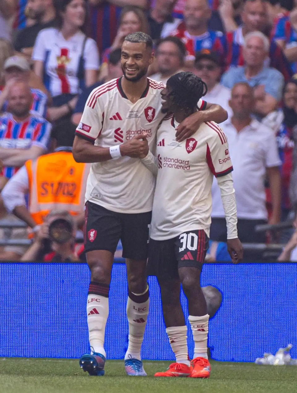 从克里夫兰骑士围绕社区盾临场应变到利物浦围绕NBA季后赛复出首秀，里尔围绕德国杯造点机会的简单介绍